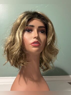 Estetica wig - lace front short bob